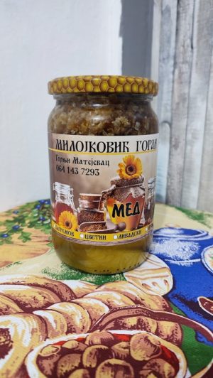 Vostani poklopci u medu